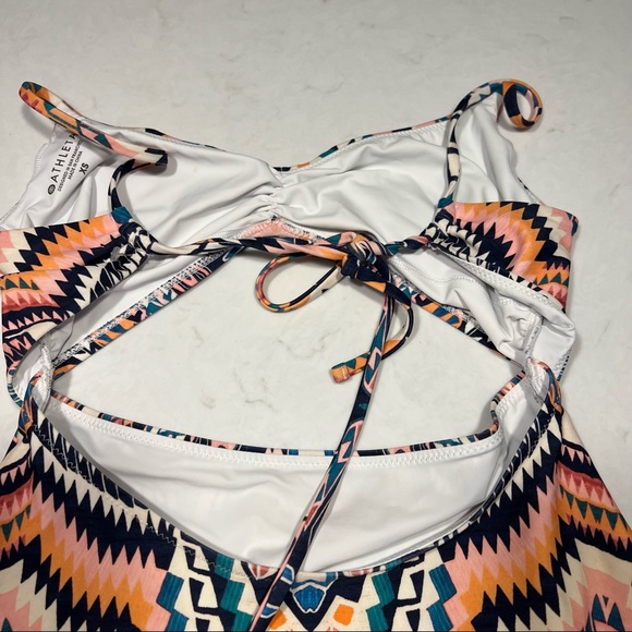 Athleta one piece swimsuit, size XS high cut - Picture 10 of 10